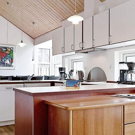 Four-Bedroom Holiday Home In Hasle 5 Luaran gambar