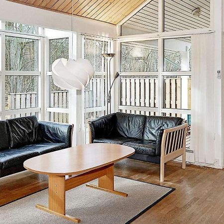 Four-Bedroom Holiday Home In Hasle 5 Luaran gambar